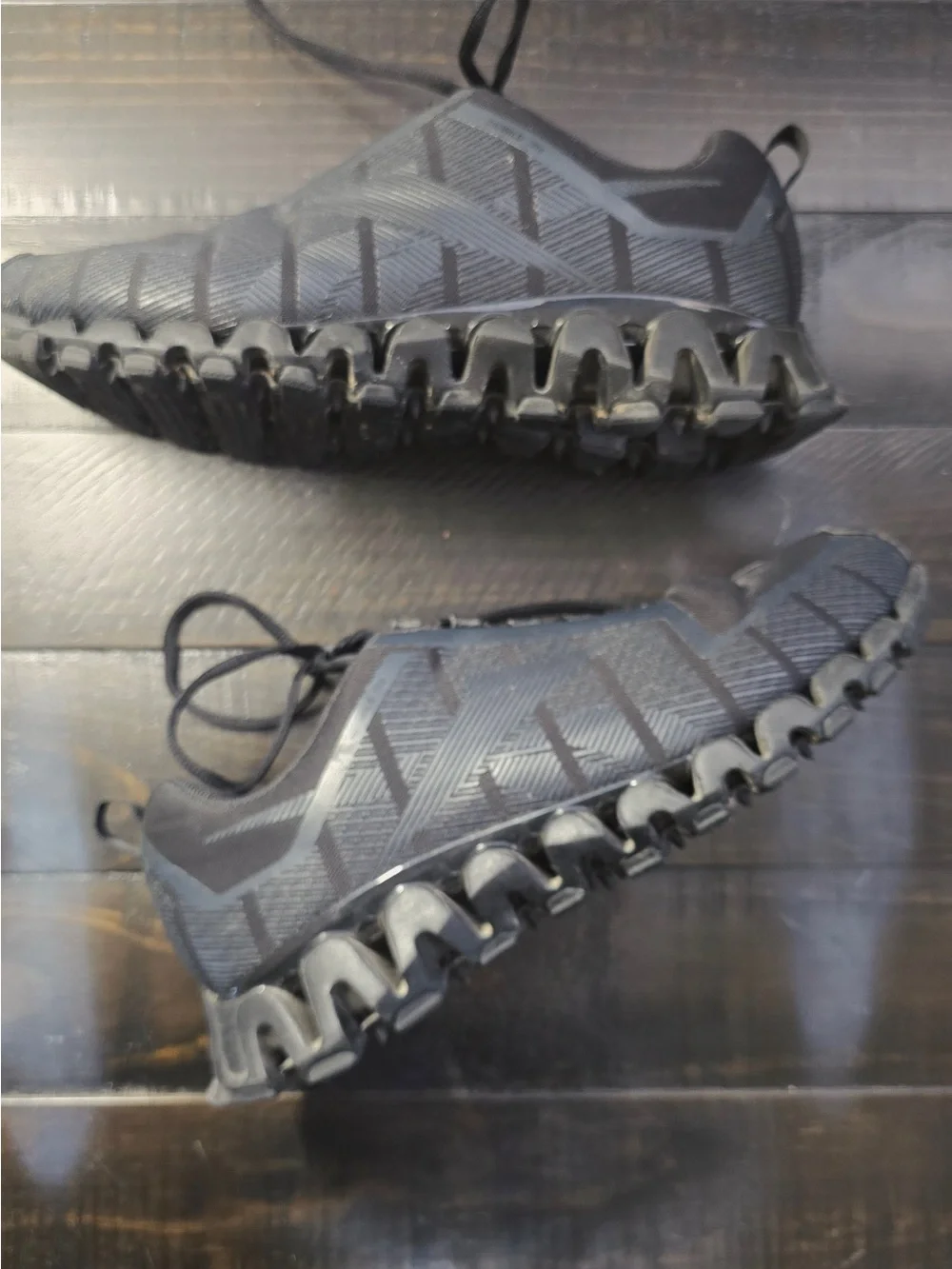 Reebok Black Men’s Athletic Zig-Style Training Sneakers